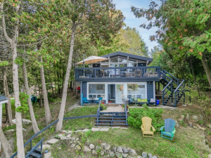 Watt Lakehouse for sale: 3 bedroom 699 sq.ft. (Listed 2025-07-11)